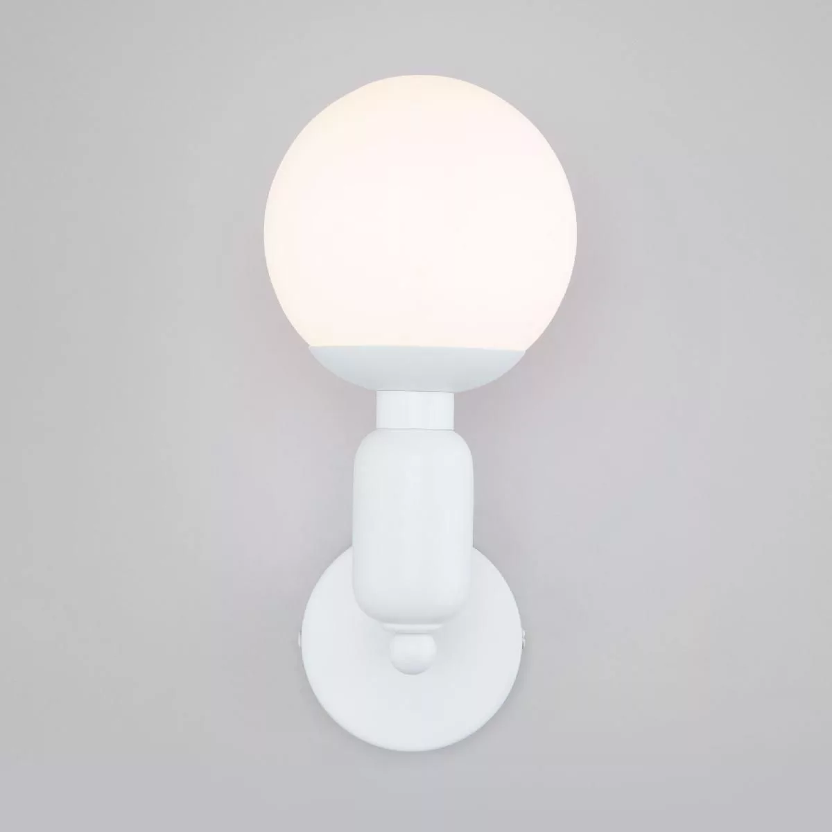 Настенный светильник со стеклянным плафоном Eurosvet белый 50251/1