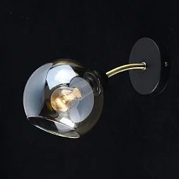 Настенный светильник De Markt Гамбург бронзовый 605024001